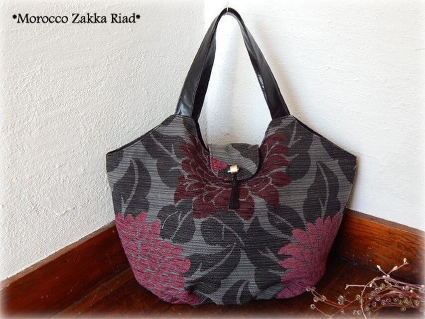 ゴブラン織タッセルバッグ グレーｘフラワー