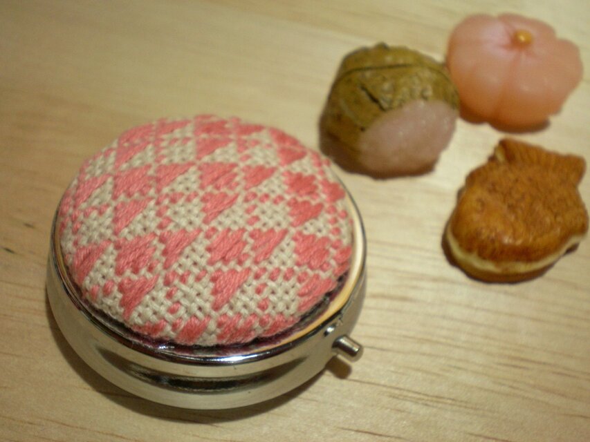 こぎん刺し*ピルケース*小物入れ*鱗重ね桃