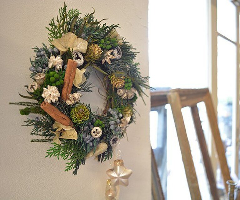 聖夜の森のクリスマスリース | iichi 日々の暮らしを心地よくする
