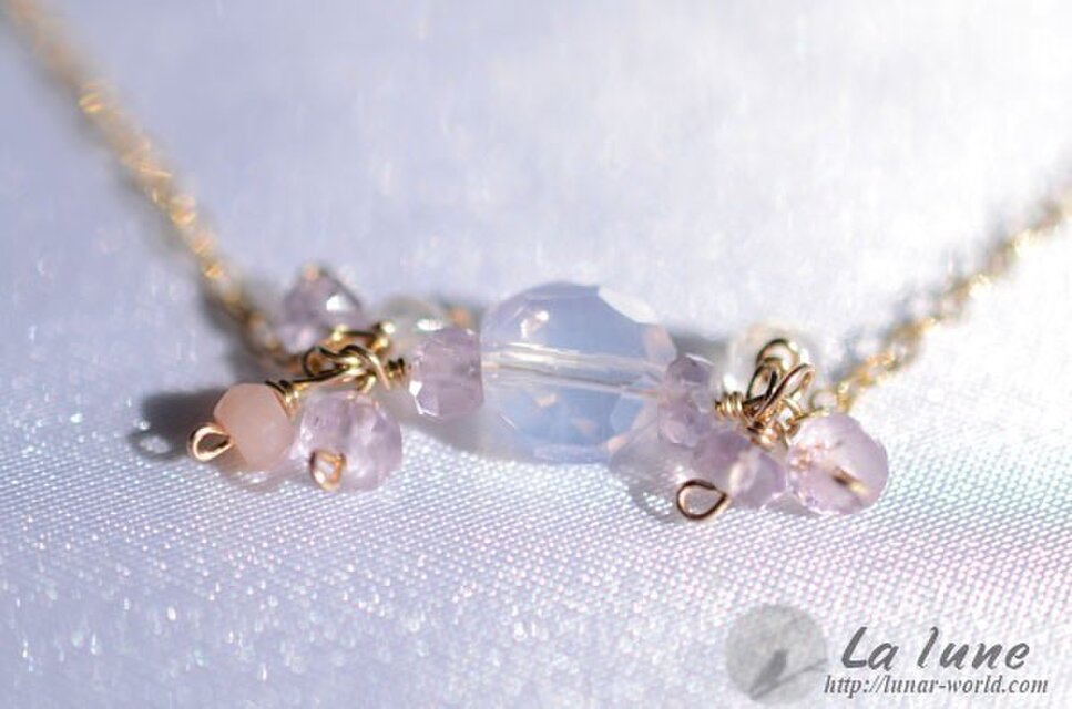 スコロライトのネックレス