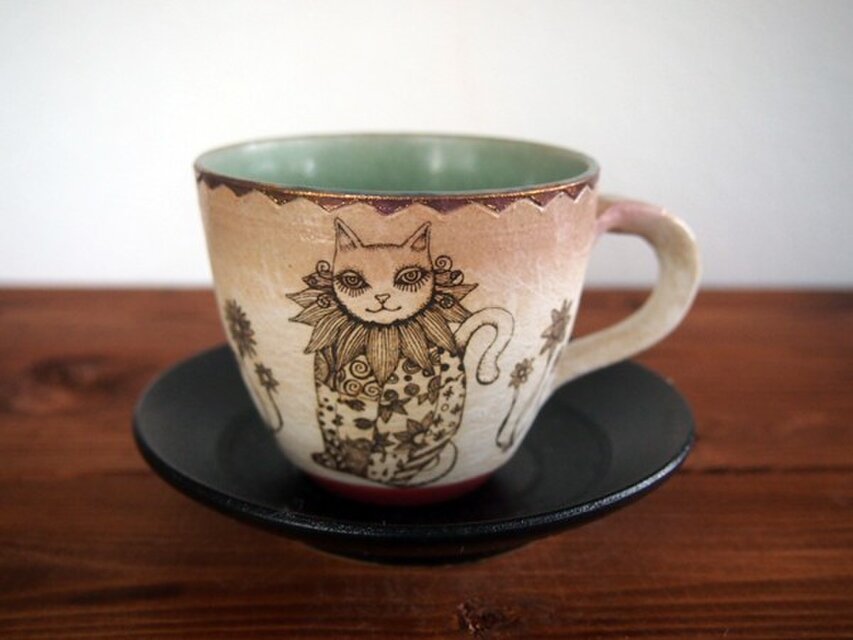 アルケミストのカップ＆ソーサー（パッチワークの猫と蘭）
