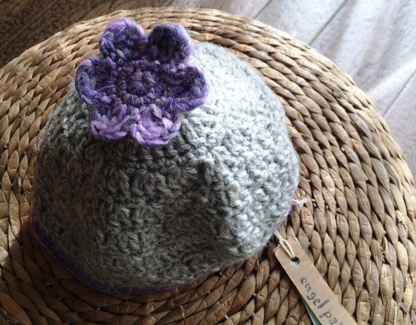 お花のかぎ針編みニットベビー帽子