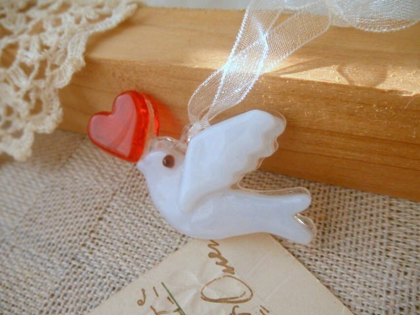 クリスマスオーナメント☆ハートを運ぶハトさん