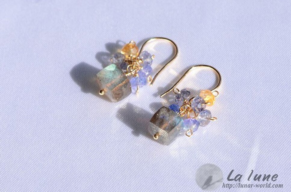 ラブラドキューブピアス