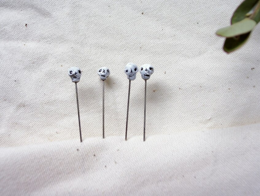 ガイコツ待ち針（4本セット)b