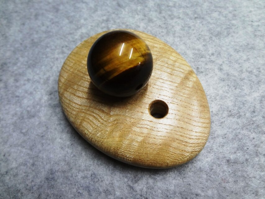 月の女神の勾玉＆感受性アップの虎目石