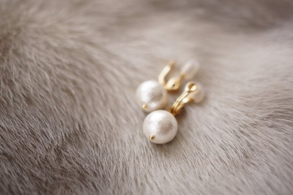 痛くなりにくい コットンパールイヤリング Wht-12mm