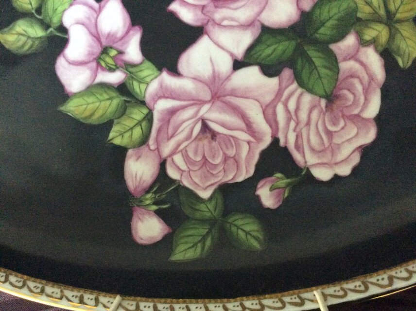 薔薇の花の絵皿 | iichi 日々の暮らしを心地よくするハンドメイドやアンティークのマーケットプレイス