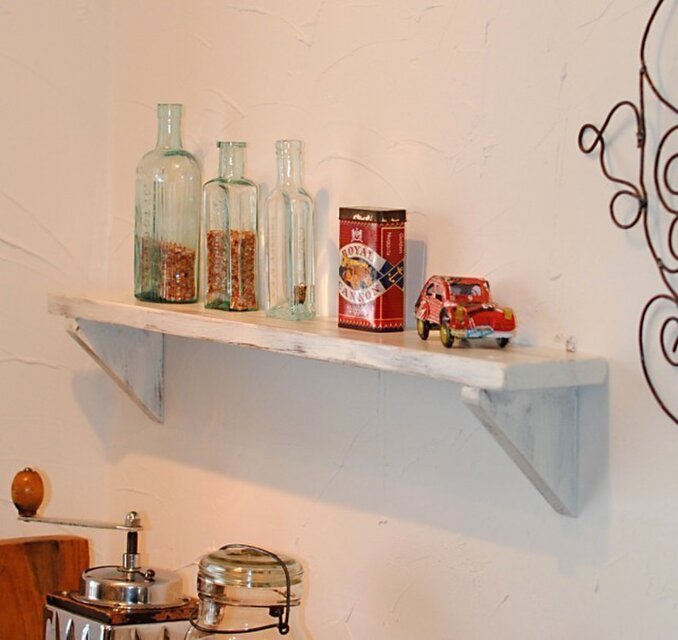 ★アンティーク調シェルフです！白W66