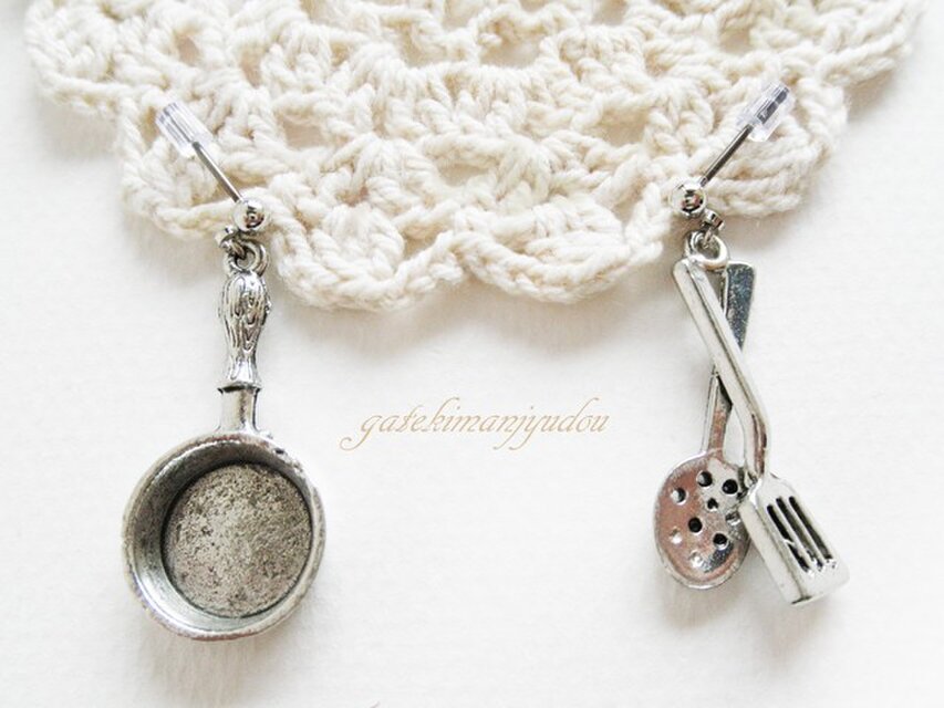 調理器具のチタンピアス【イヤリング変更可】