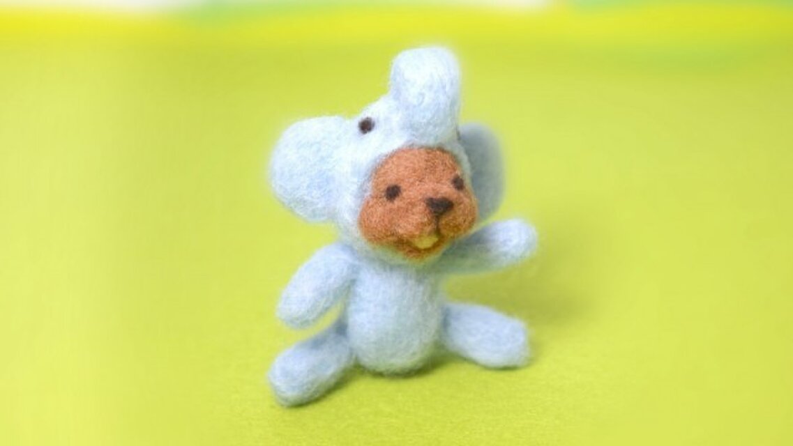 黄色い鼻の長い象の人形 正し
