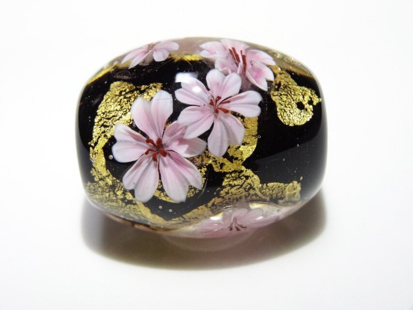 桜のとんぼ玉 金箔入り