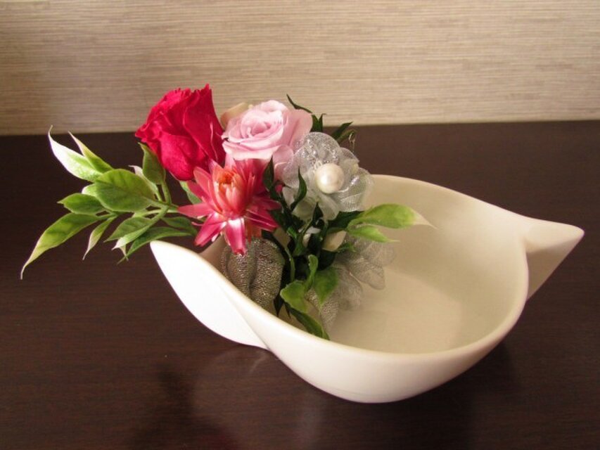 シックでスタイリッシュに♪大人可愛いプリザのアクセトレイ