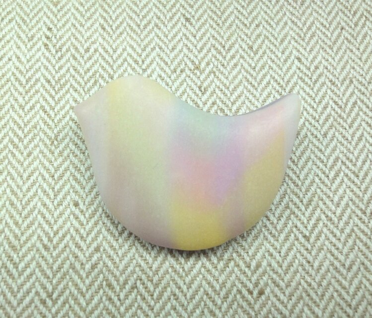 水彩画のような小鳥のブローチ