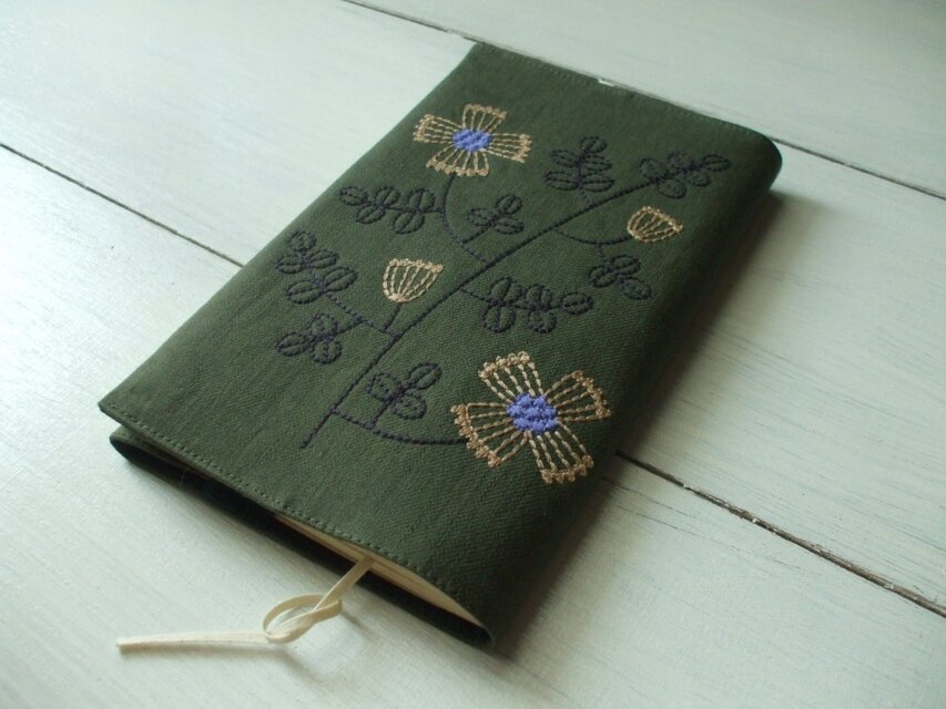 花刺繍の新書本ブックカバー　綿ツイル　グリーン