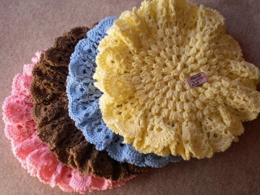 3枚重ねフリルが可愛いアクリル円座■淡黄