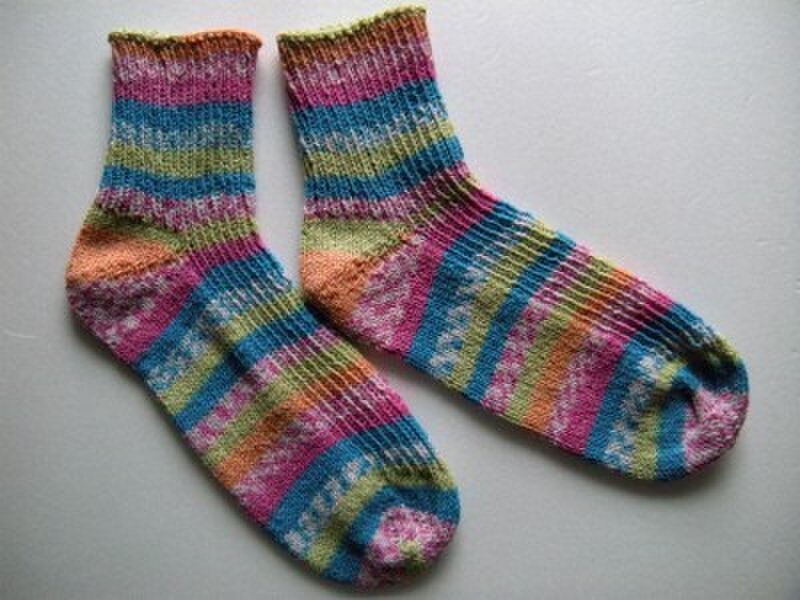 春夏用手編み靴下【ラナ　グロッサ8385】