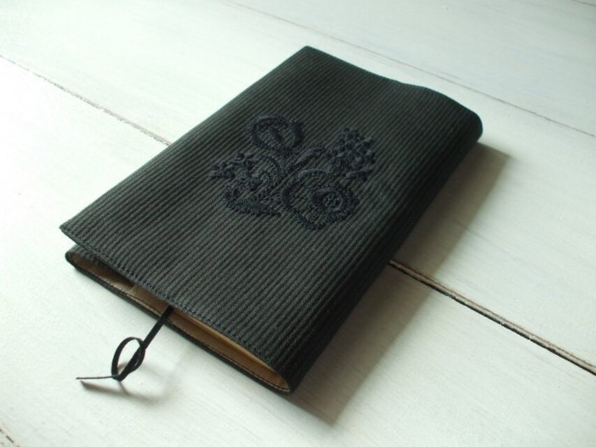 花刺繍の新書本ブックカバー　チャコールグレー