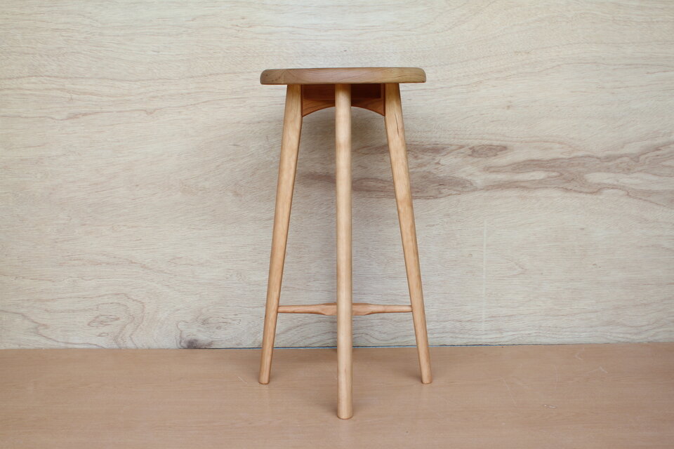 キッチンスツールA・ブラックチェリー材