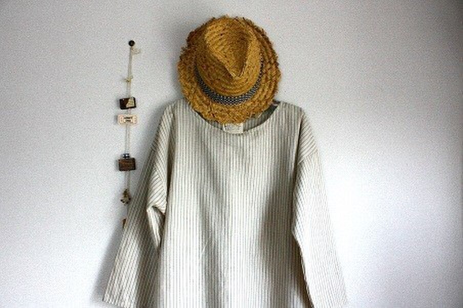 バックリボンのドロップショルダーワンピース