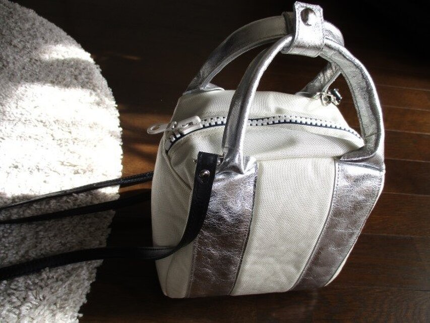 コーデュラナイロンとシルバーレザー２wayボストン