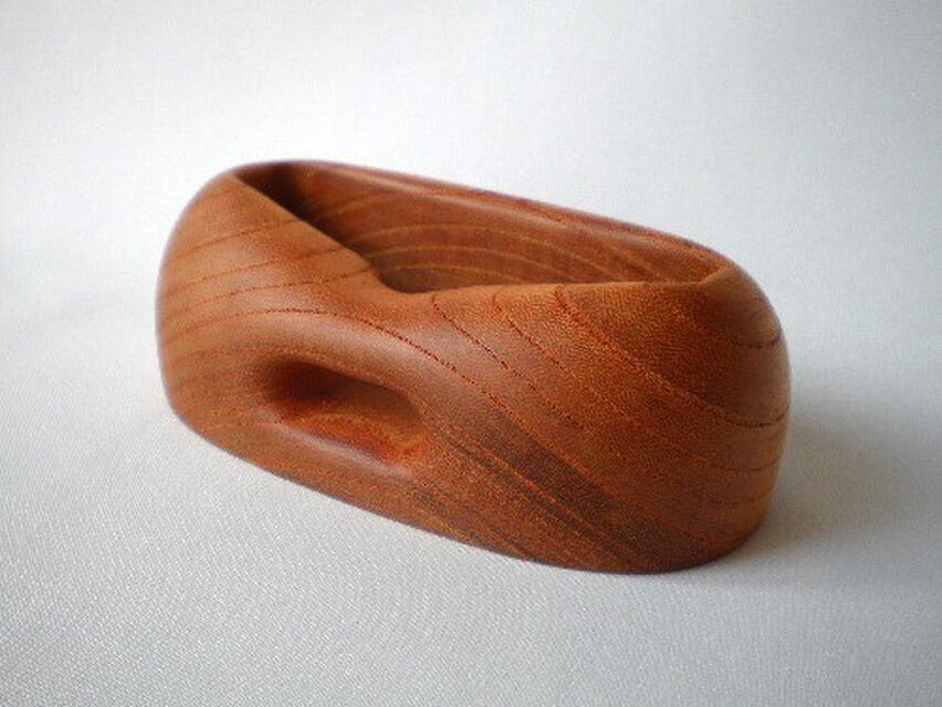 木製スマートフォンスタンド