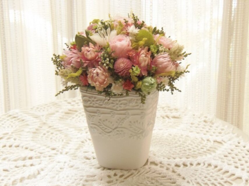 ピンクのプリザーブドローズアレンジ