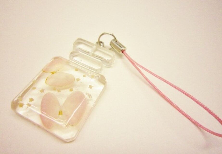 桜貝蝶々　ボトル　ストラップ