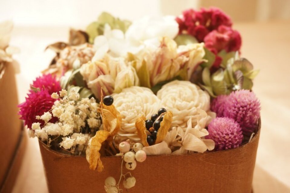 wood　boxに詰めた花