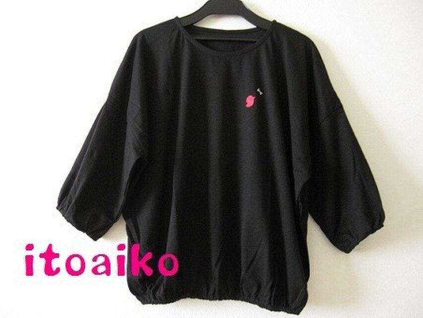 コラールピンクの鳥とリボンのさらさらシャツ☆（ブラック）