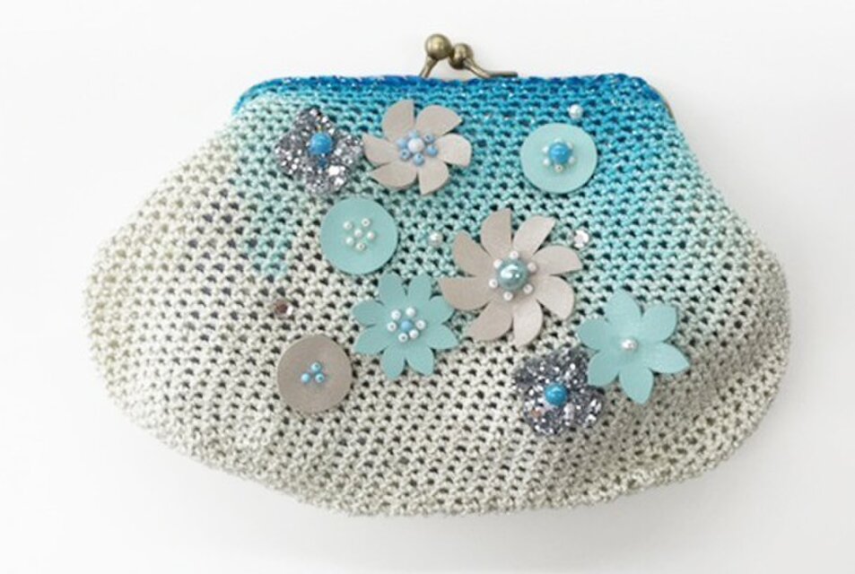 アイス色ポーチ