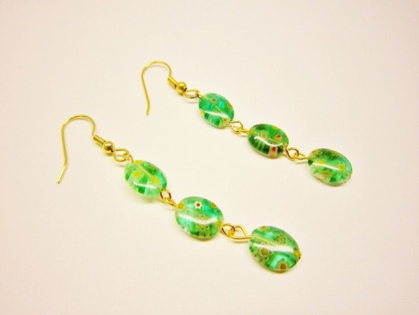 ラス1！瑠璃ガラス　ラムネ　ピアス／イヤリング