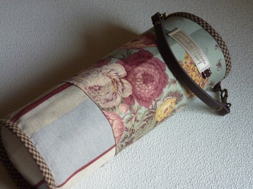 a様ご依頼品ボトルケース（クラシックローズ×ストライプ）