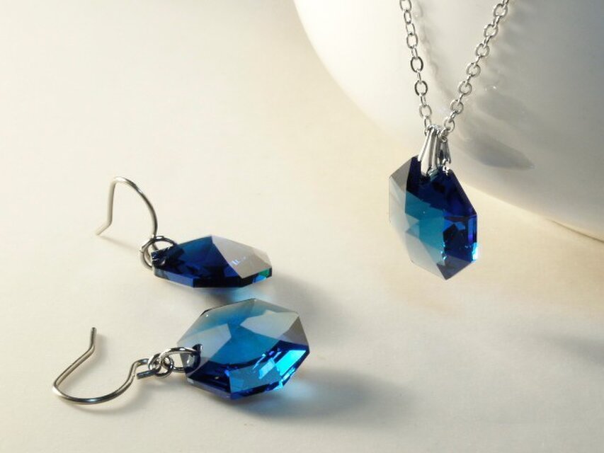 【Eさまご注文分】大きめスワロのピアス&ネックレス