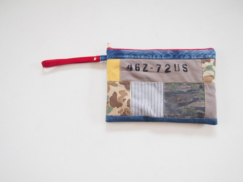 クラッチバッグ・タブレットケースＭ　ＳＡＬＥ