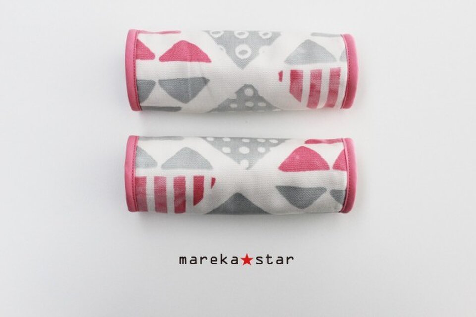 №358 ベビーカーアーチ型ハンドルカバー △柄