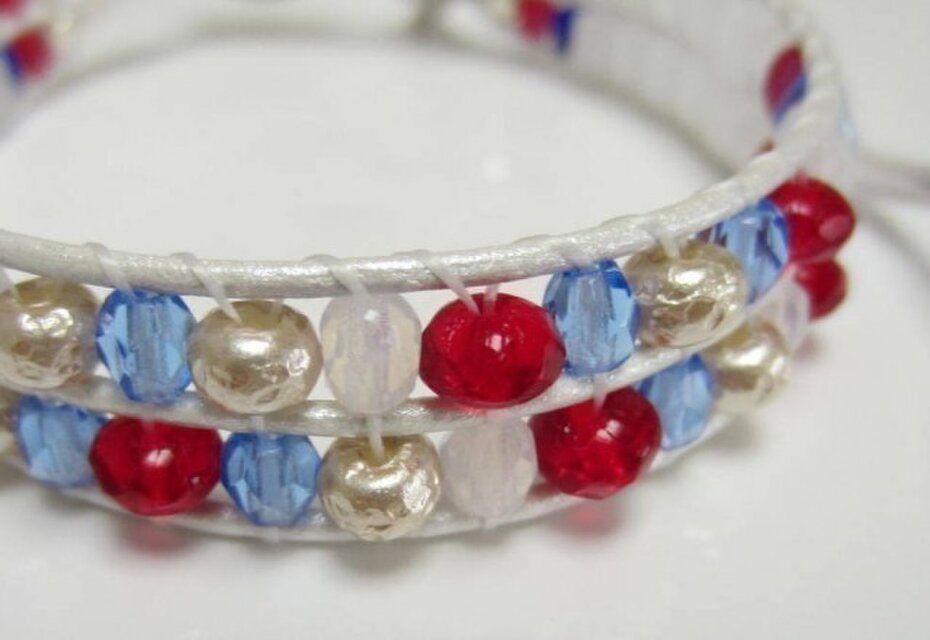 トリコロールの2段ブレスレット