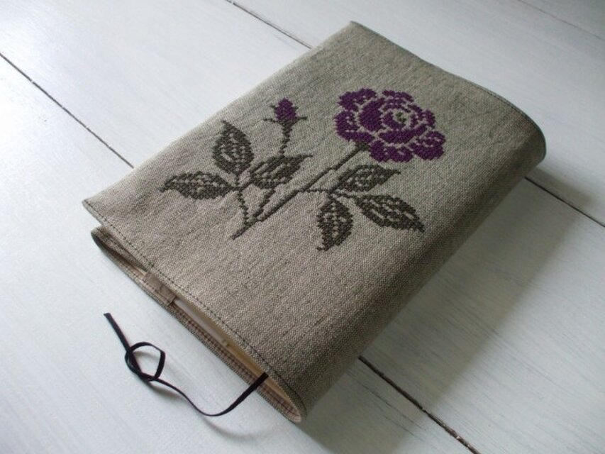 クロスステッチ花刺繍の四六判ブックカバー　カーキグリーン