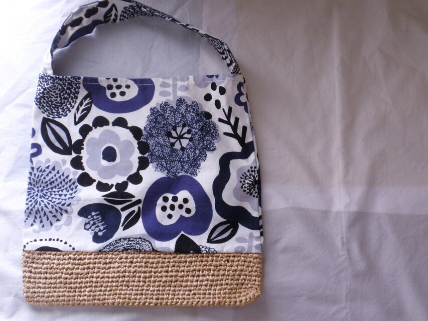 一点物　北欧風フルーツ柄　布＆かごバッグ　Ｍ