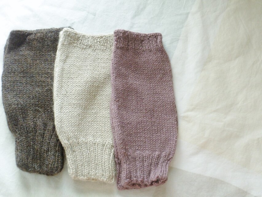 圧縮ベビーアルパカ100％のハンドウォーマー　無地チョコ