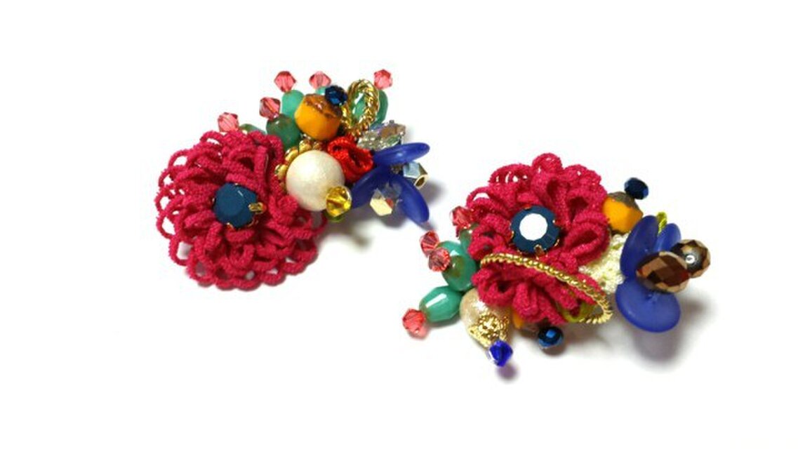 【SALE 10% OFF】両耳マゼンタ花イヤーカフ