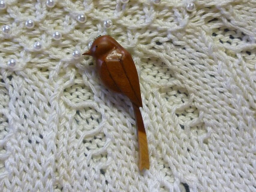 エナガのブローチ　ナツメ　野鳥シリーズ