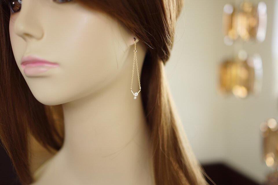 キュービックジルコニアフォルムピアス