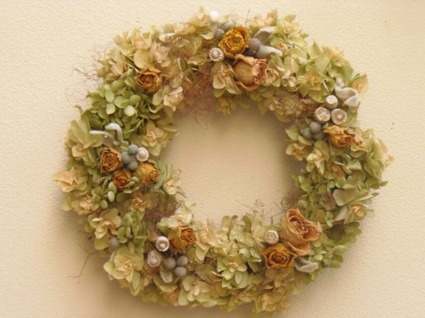 柏葉アジサイとアナベルとバラのアンティークリース