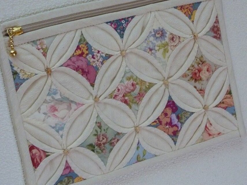 の様ご依頼品ぺたんこポーチ（カテドラルウインドウSのパターン）