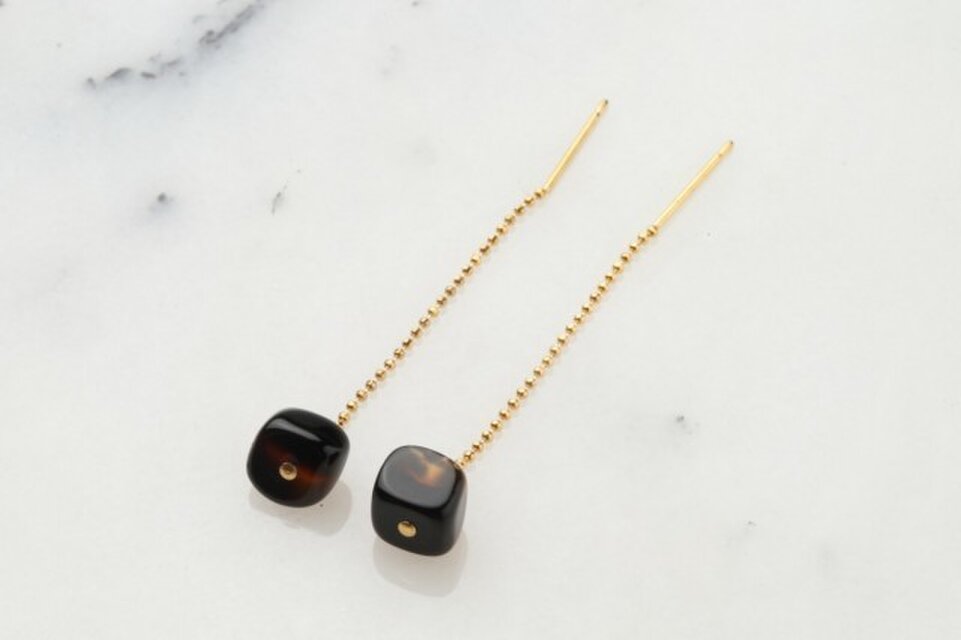 オニキスチェーンピアス