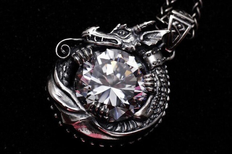 魔術師マーリンのお守り ／ ドラゴン ペンダント | iichi 日々の暮らし