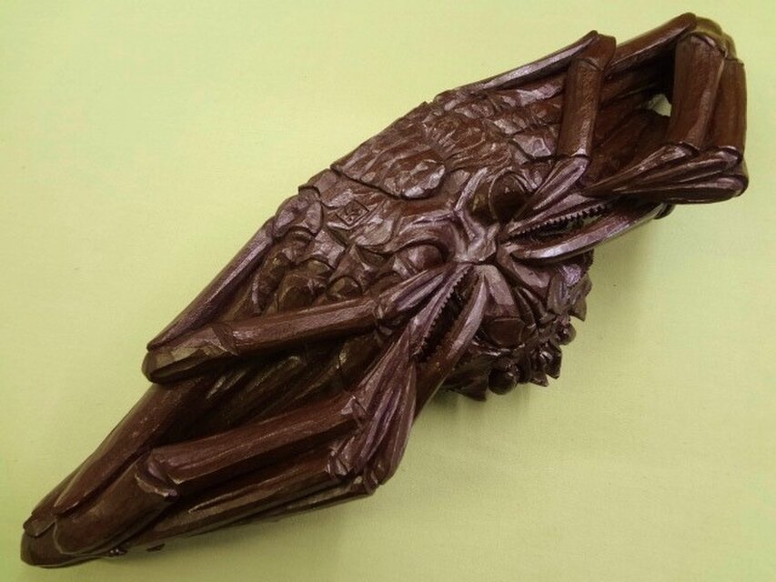 木から生まれたズワイガニ