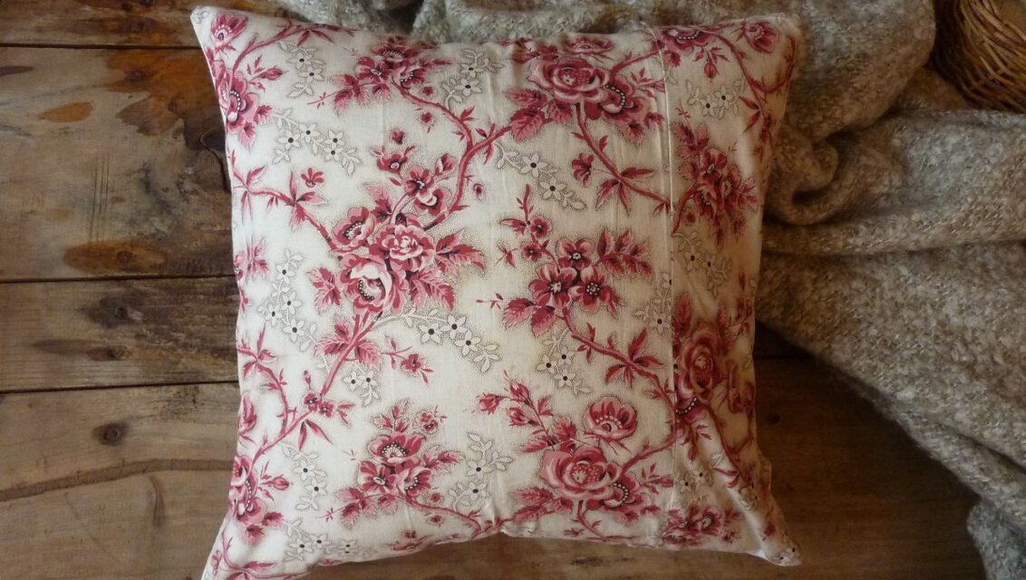 アンティーク花柄クッションカバー