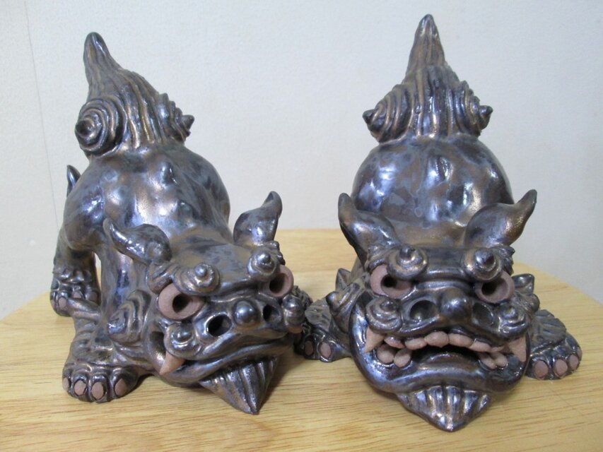 ホーヤーシーサー（金ラスター釉）